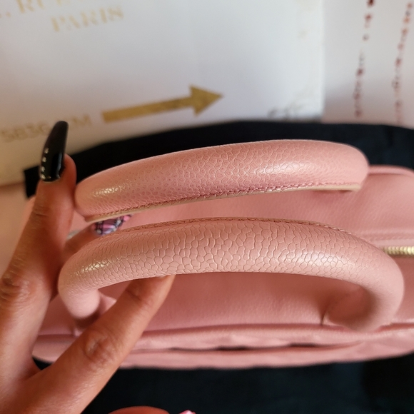 ♡ CHANEL Matelasse Pink Caviar Skin Women Handbag ♡ - Picture 9 of 9